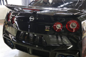 R35 GT-R最終生産車オフライン式：最後の1台は「Premium edition T-Spec」、ボディカラーはミッドナイトパープルで、日本のユーザーに届けられる予定だという。