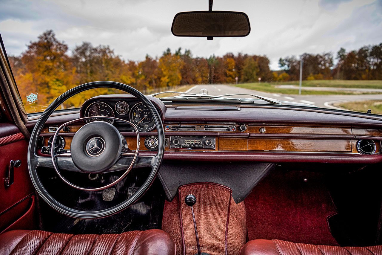 Sクラス」の原点、誕生60年。メルセデス・ベンツ「W108/109」は、なぜ 