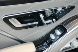 メルセデス・マイバッハ S680 エディション ノーザン ライツ