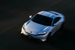ホンダ・プレリュード：低くシャープなフロントノーズ、抑揚のあるなめらかなボディラインが魅力。