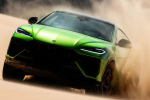 絶景の荒野を駆ける800馬力PHEV。ランボルギーニ「ウルスSE」、オーナー限定アドベンチャーの全貌