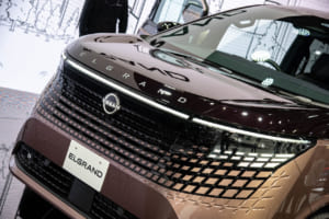 新型エルグランド詳報。「組子」と「紫檀」に込められた「走るラウンジ」の思想。第3世代e-POWERと新プラットフォームで示す、日産の次世代ラグジュアリー戦略