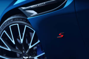 アストン・マーティン DB12 S
