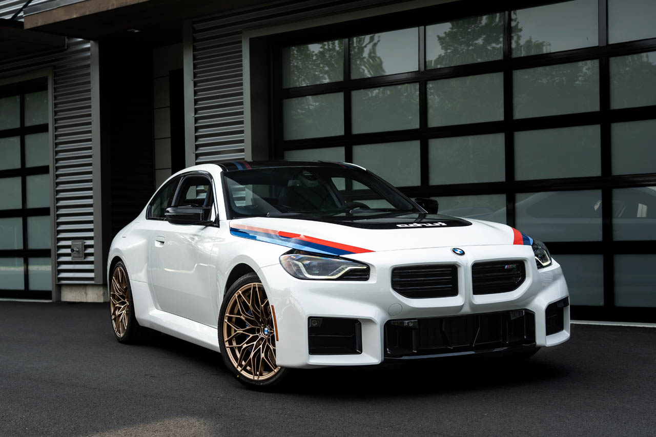 6速MTのみ！ 伝説の“鏡文字turbo”をまとう限定車「BMW M2ターボ 