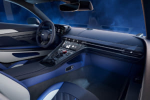 アストン・マーティン DB12 S