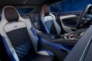 アストン・マーティン DB12 S