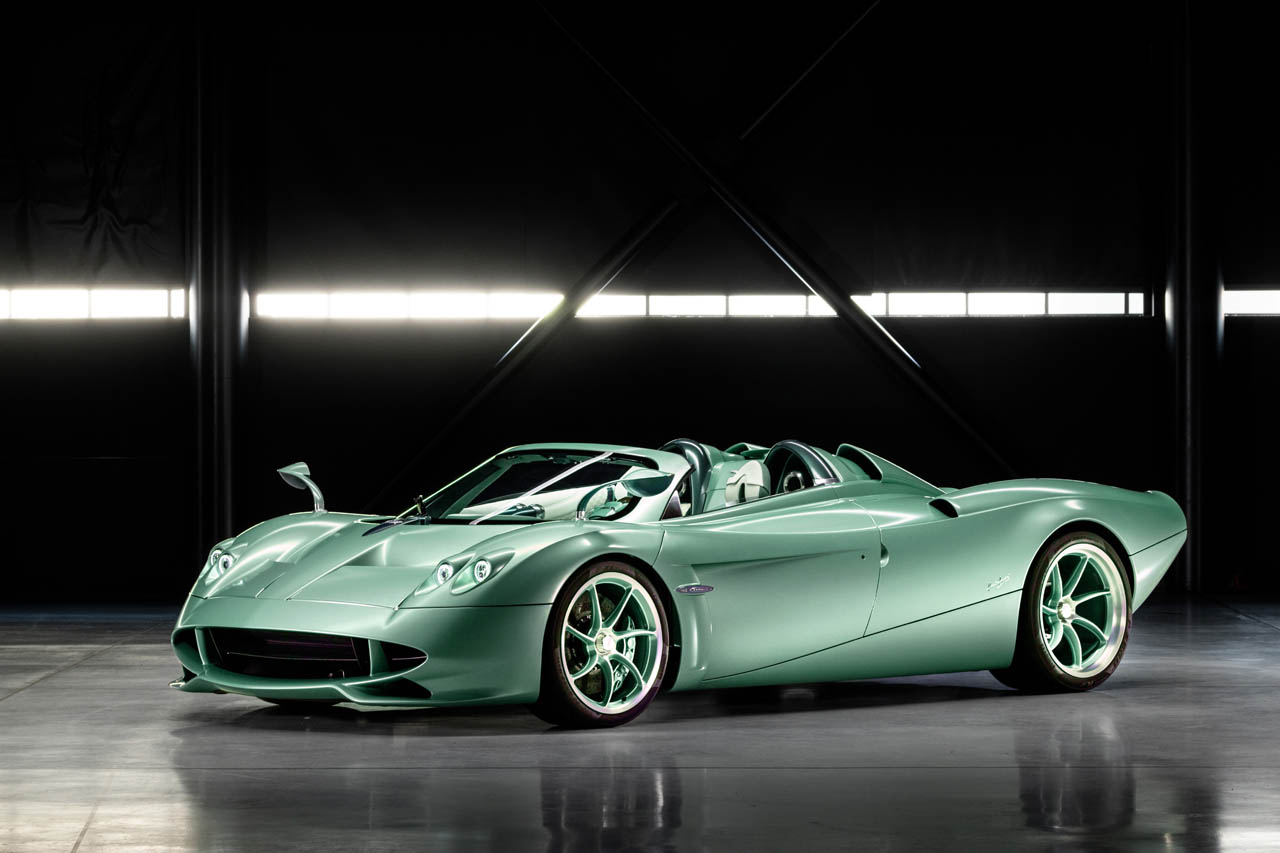 パガーニ、最新作「ウアイラ コーダルンガ スピードスター」を