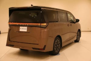 日産エルグランド