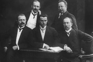 創業者アダム・オペルの息子5兄弟。写真は1912年頃。