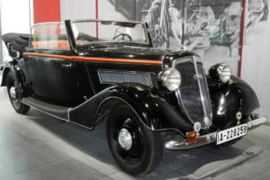 写真は1936年のヴァンダラー W 40 Cabriolet 2 Fenster。