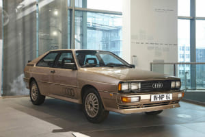 1980年3月にジュネーブショーで発表したアウディ・クワトロ（フルタイム4WD）は一躍話題を呼んだ。