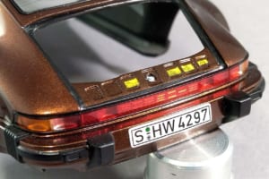 タミヤのボディとフジミのシャシーで作る1/24スケール・プラモデルのポルシェ911ターボ