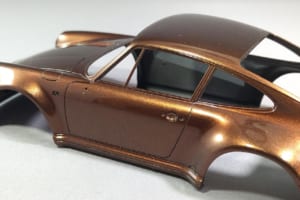 タミヤのボディとフジミのシャシーで作る1/24スケール・プラモデルのポルシェ911ターボ