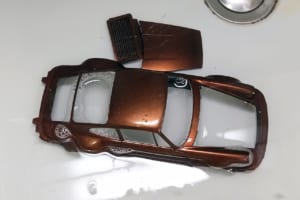 タミヤのボディとフジミのシャシーで作る1/24スケール・プラモデルのポルシェ911ターボ