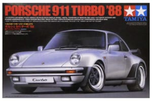 タミヤ製プラモデルのポルシェ911ターボ