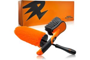 もう「洗い残し」に悩まない。タイヤ用・ホイール用「2本使い」で実現する完璧な足まわり清掃術【LE VOLANT注目アイテム】