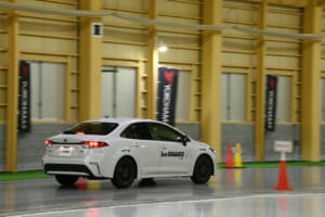 ヨコハマ アイスガード8