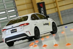 ヨコハマ アイスガード8