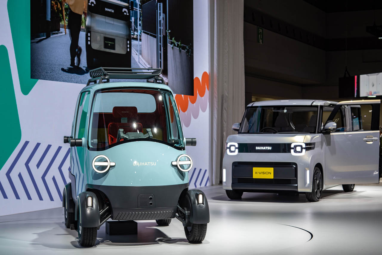 コペンの未来は“FR”へ。ダイハツ、「K-OPEN」と「ミゼットX」を世界初公開。“小さな回答”をJMS 2025で提示