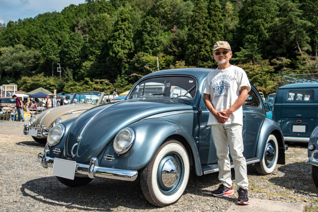 1954年式フォルクスワーゲン・タイプ1“オーバルウィンドウ”と、オーナーの留置辰治さん