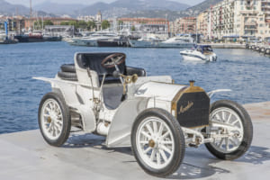 メルセデス 35hpの後継モデル、メルセデス・シンプレックス 40hp。写真は1903年モデル。