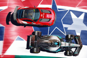 FIA F1公式セーフティカーとして500回目の出場を記念したメルセデスAMGセーフティカーのポスター500。GPメルセデス・ベンツとメルセデスAMGセーフティカーのコラボ。