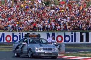 1997-1999年:メルセデス・ベンツ CLK 55 AMG(C208)。