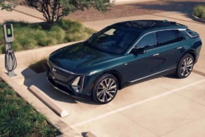 ブランド初のBEV「リリック」の展示車と試乗車が用意！ キャデラックブース出展情報【EV:LIFE KOBE 2025】