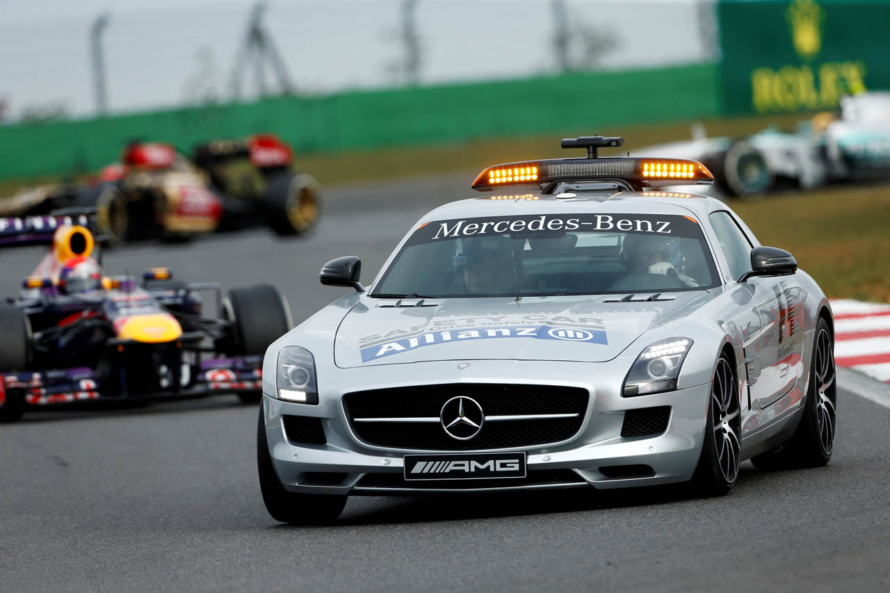 F1全ドライバーを従える男とは？ メルセデスAMGセーフティカー500戦の金字塔と「究極の仕事」