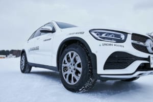 雪上で際立つ”縦横バランス”。氷上性能も「卓越」したオールシーズンタイヤ「ダンロップ・シンクロウェザー」【2025-2026 冬 スタッドレス＆ウインタータイヤ バイヤーズガイド】