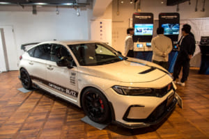 ホンダ・シビックタイプRのカロッツェリアデモカー