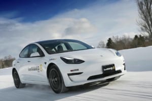 ヨコハマ アイスガード8