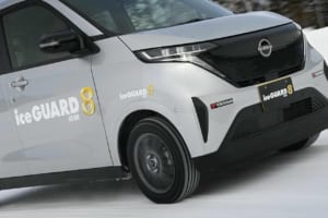 ヨコハマ アイスガード8