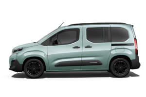 アクアグリーンをまとったシトロエン・ベルランゴ MAX BlueHDi（5人乗り）