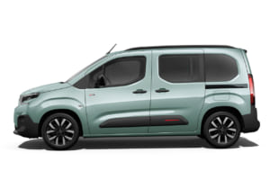 アクアグリーンをまとったシトロエン・ベルランゴ MAX BlueHDi XTR Grip Control Package（5人乗り）