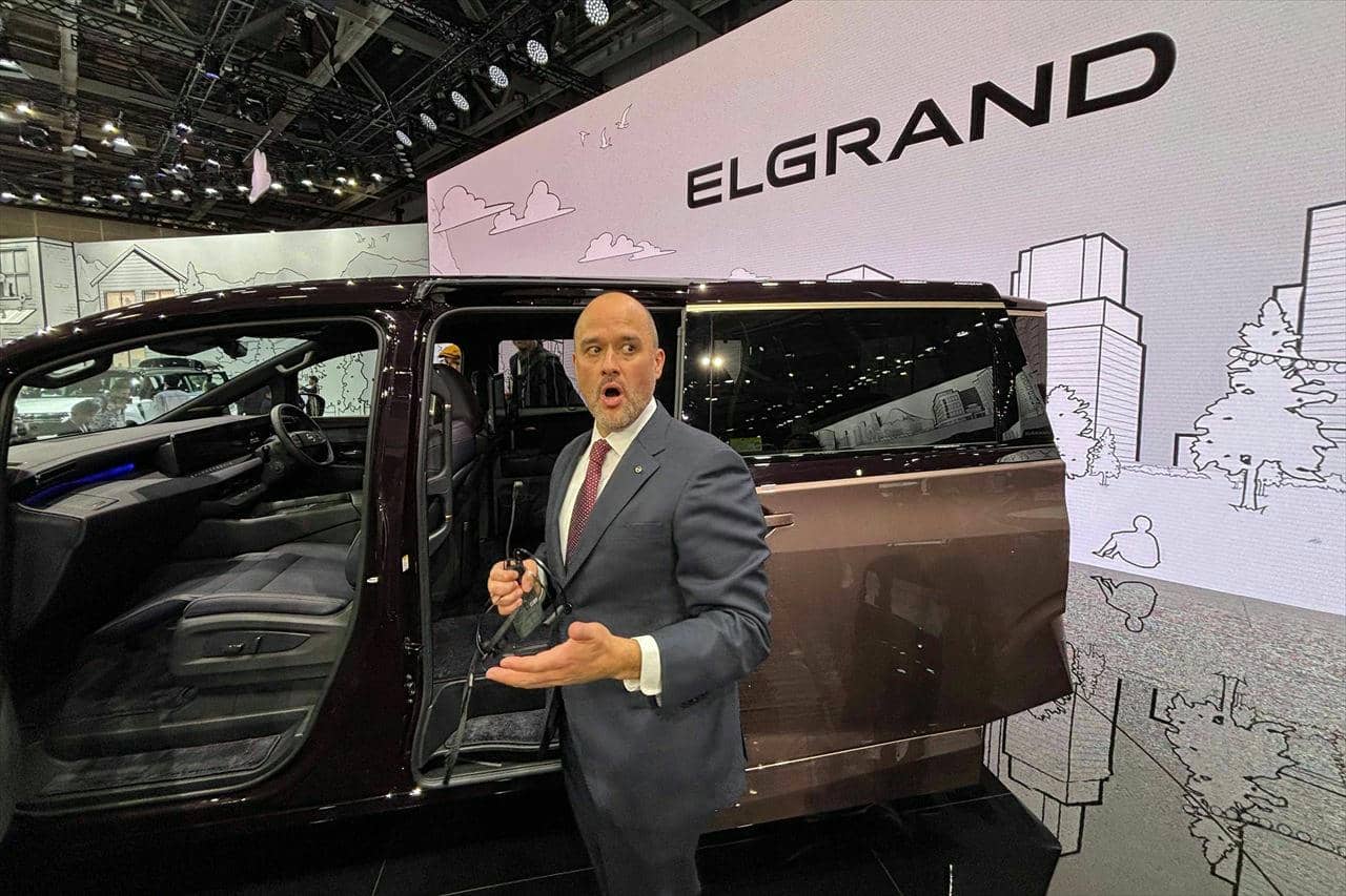 イヴァン・エスピノーサCEO