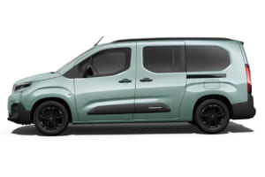 アクアグリーンをまとったシトロエン・ベルランゴ LONG MAX BlueHDi（7人乗り）
