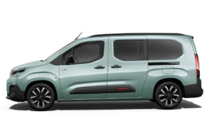 アクアグリーンをまとったシトロエン・ベルランゴ LONG MAX BlueHDi XTR Grip Control Package（7人乗り）