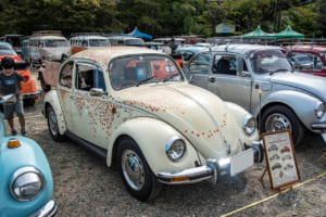 VW Autumn 2025:ベストタイプ1は、長崎から自走で参加した鹿山さんの1977年式「ファッショナブルビートル」。かつてヤナセが企画・販売した特別仕様車で、日本に現存しているのはおそらくこの1台のみ。フルオリジナルをキープしている。