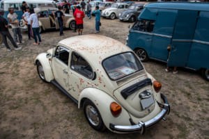 VW Autumn 2025:ベストタイプ1は、長崎から自走で参加した鹿山さんの1977年式「ファッショナブルビートル」。かつてヤナセが企画・販売した特別仕様車で、日本に現存しているのはおそらくこの1台のみ。フルオリジナルをキープしている。