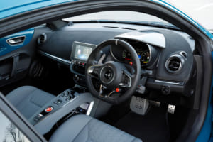 アルピーヌ A110 GTS：パワートレインはA110 R70と同仕様の、1.8Lターボエンジンと7速DCTの組合せとなる。