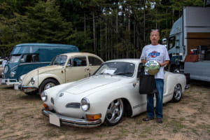 VW Autumn 2025:大賞のベストVW Autumnをゲットしたのは、大径ポルシェホイールを履きこなした福島さんの1972年式カルマンギアだ。