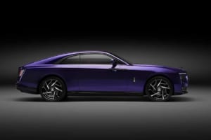 ブランド史上最もパワフルで大胆な最新モデル「ブラック・バッジ・スペクター」を展示！ ロールス・ロイス出展情報【EV:LIFE KOBE 2025】