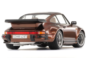 タミヤ＋フジミの組み合わせで完成させたポルシェ911ターボ