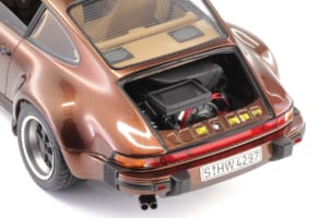 タミヤ＋フジミの組み合わせで完成させたポルシェ911ターボ