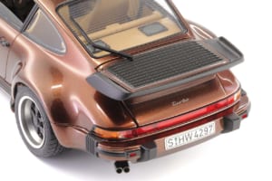 タミヤ＋フジミの組み合わせで完成させたポルシェ911ターボ