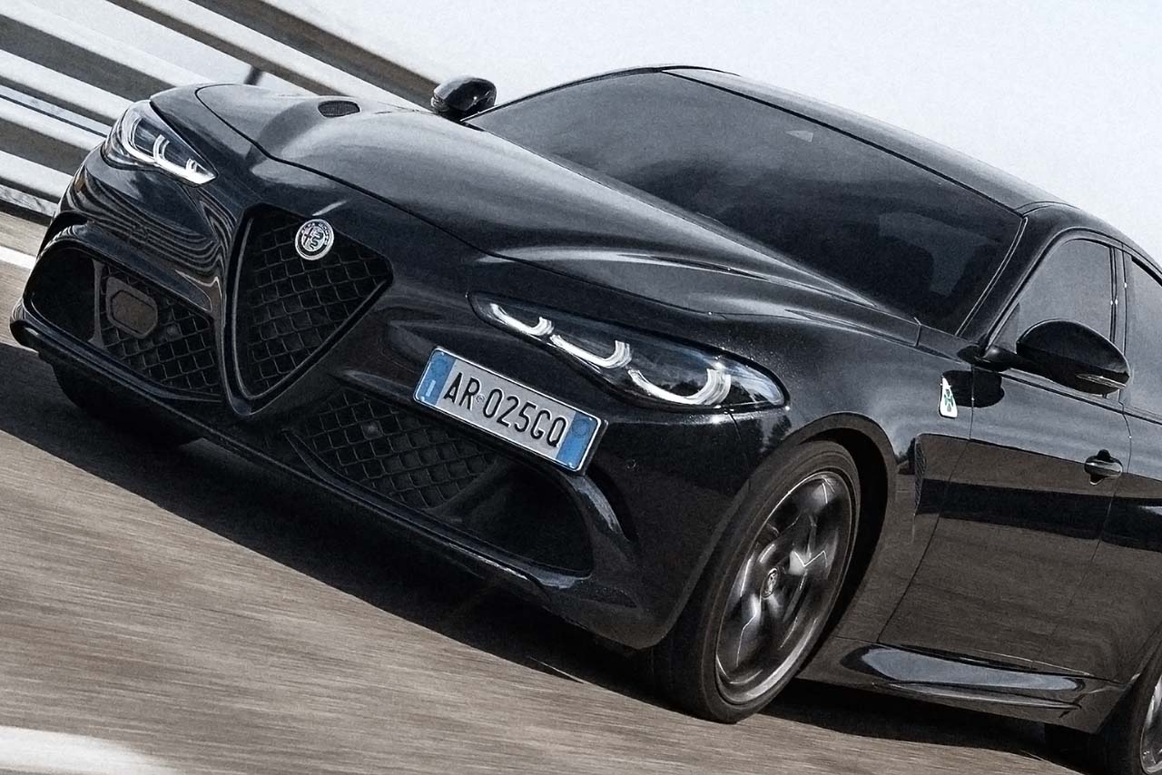 アルファ・ロメオ、”究極”の「ジュリア・クアドリフォリオ・エストレマ」を46台限定発売。アクラポビッチ採用、価格は1447万円