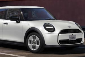 MINIクーパーがより身近に。365万円からの新グレード「Cセレクト」（3ドア／5ドア）販売開始