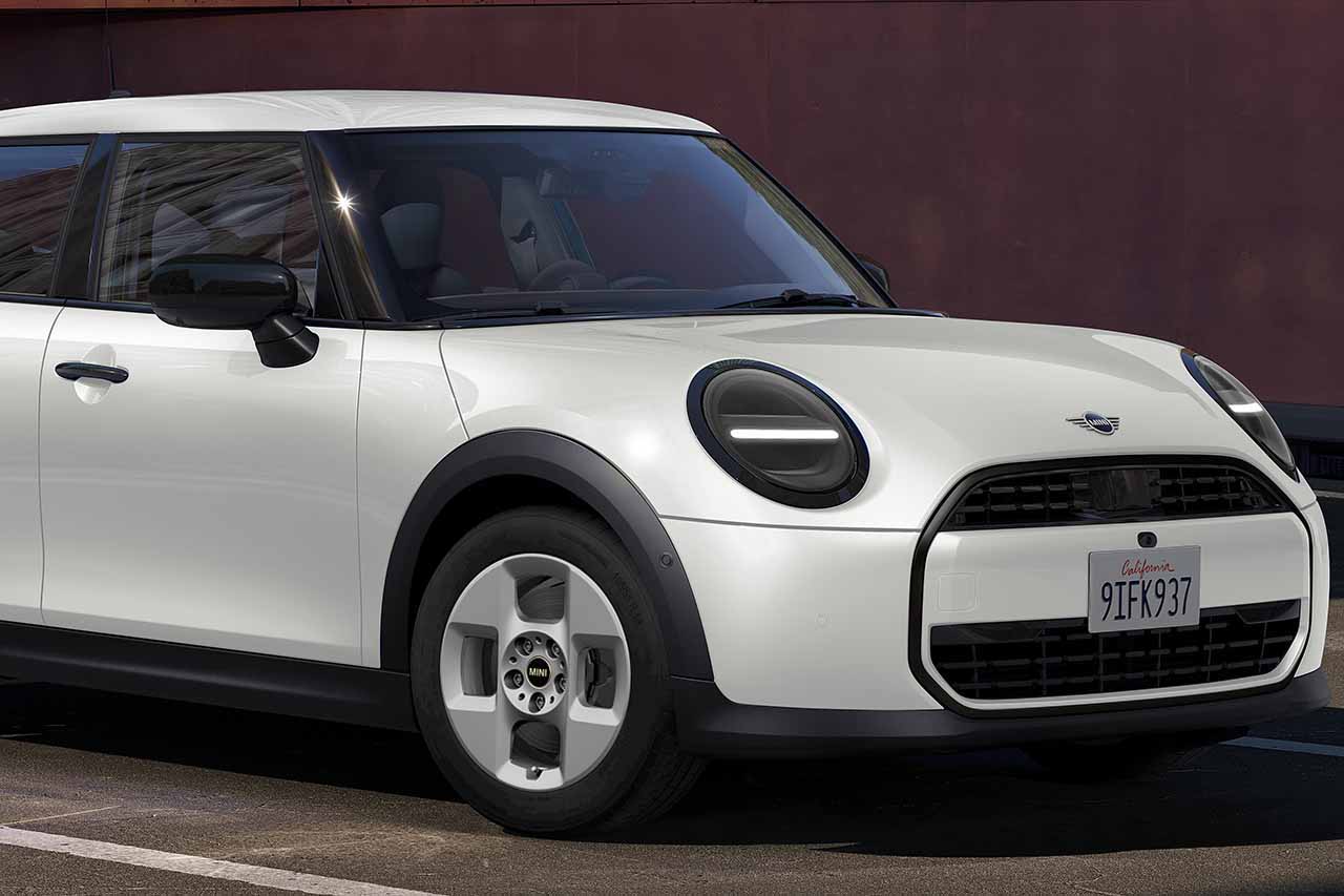 MINIクーパーがより身近に。365万円からの新グレード「Cセレクト」（3ドア／5ドア）販売開始