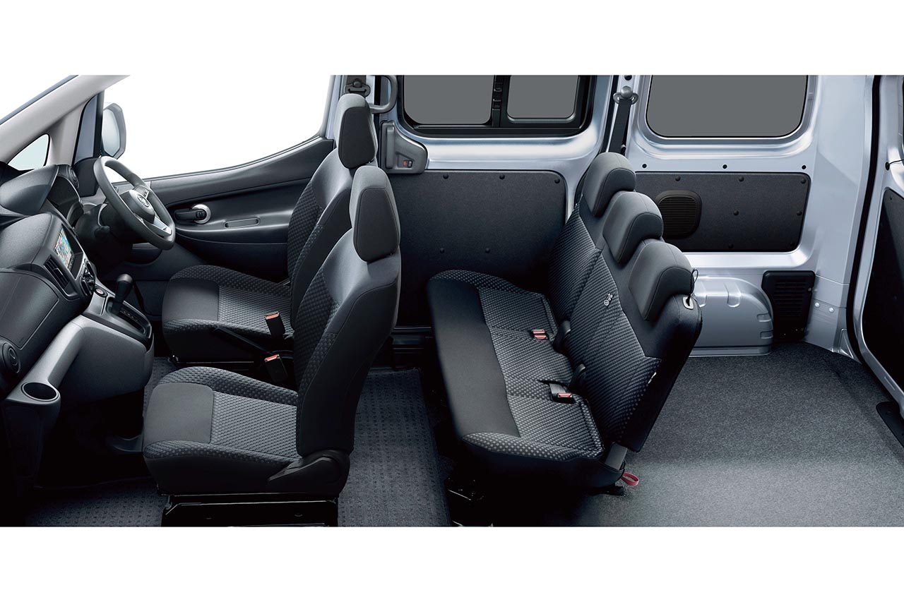 商用バンの枠を超える。日産「NV200バネット」、サンドベージュが目を